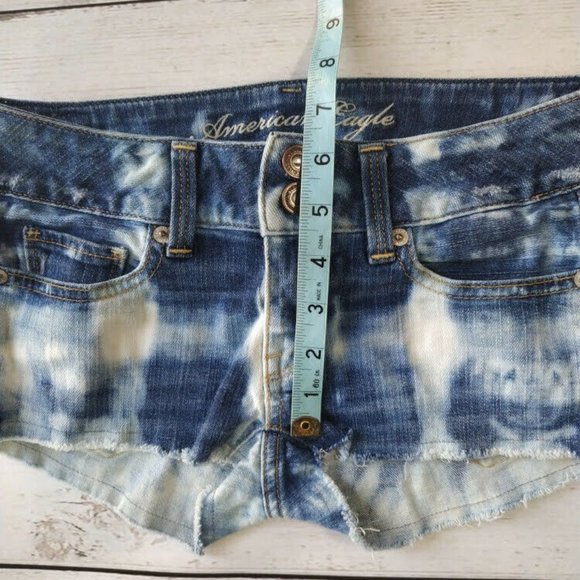American Eagle Upcycled 2 button Shorts sz 00 Reverse Tie Dye Denim Cutoff AE - Picture 5 of 7